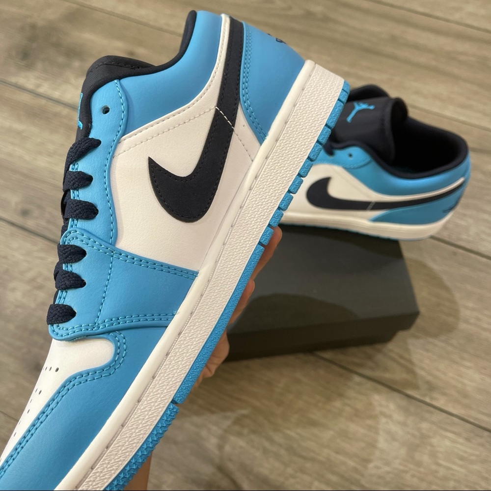 Air Jordan 1 Low UNC Men’s - Picture 3 of 9
